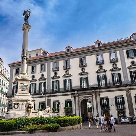 Napoli Centro Chiaia Apartment Bagian luar foto