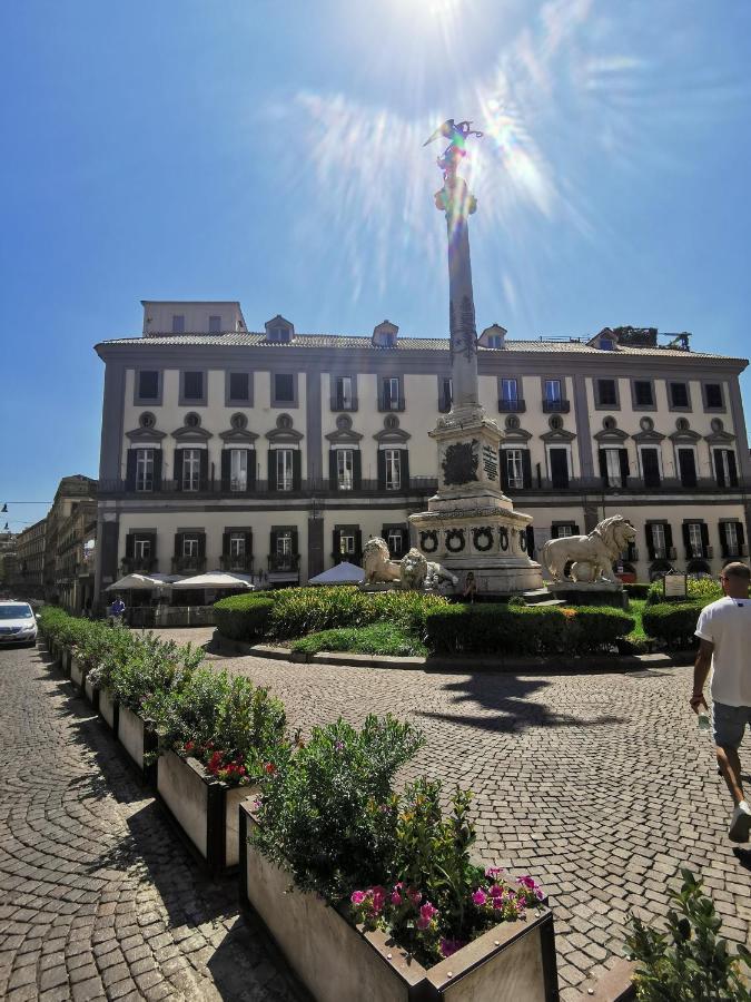 Napoli Centro Chiaia Apartment Bagian luar foto