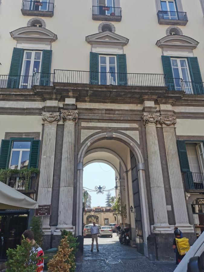 Napoli Centro Chiaia Apartment Bagian luar foto
