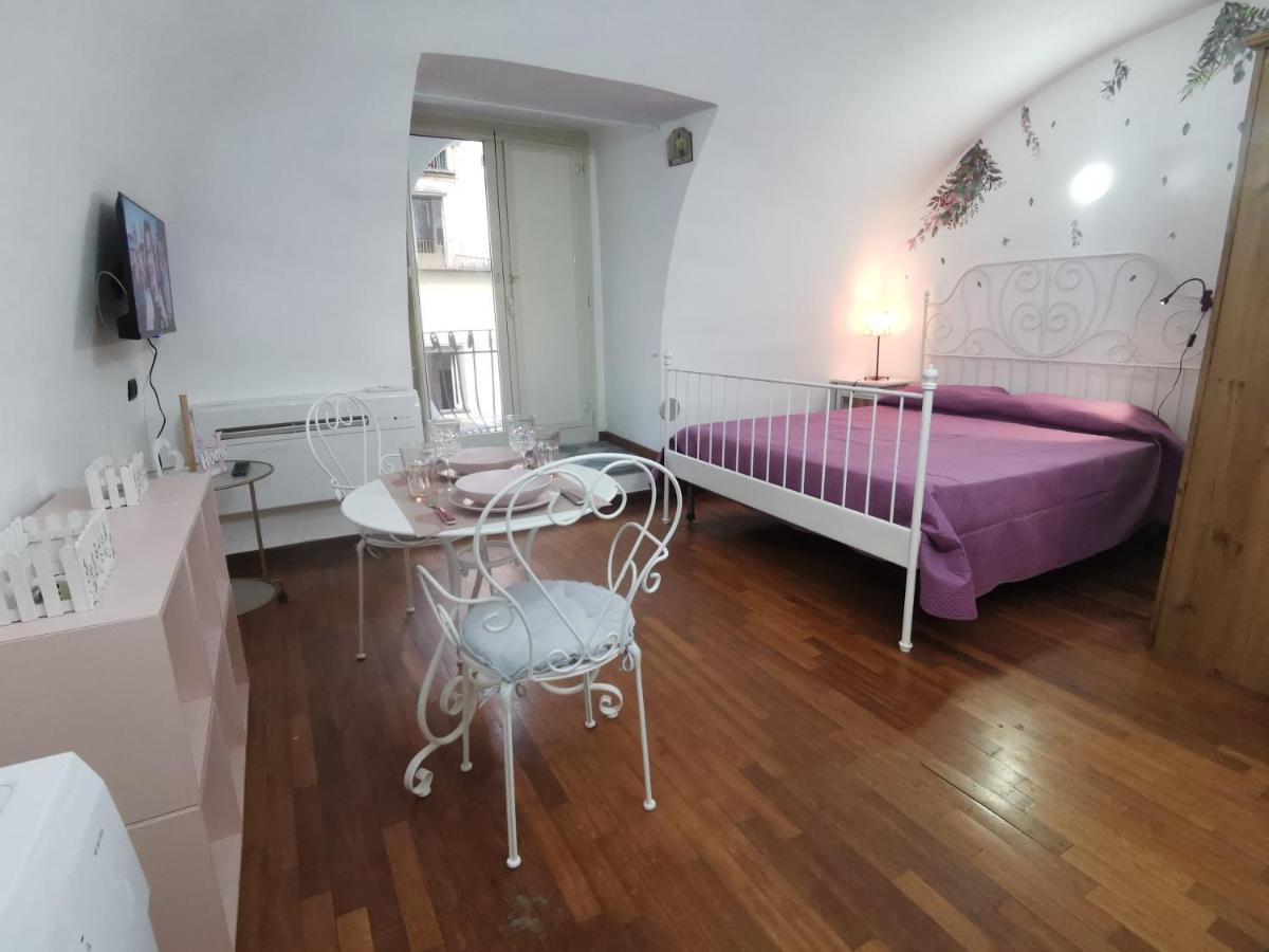 Napoli Centro Chiaia Apartment Bagian luar foto