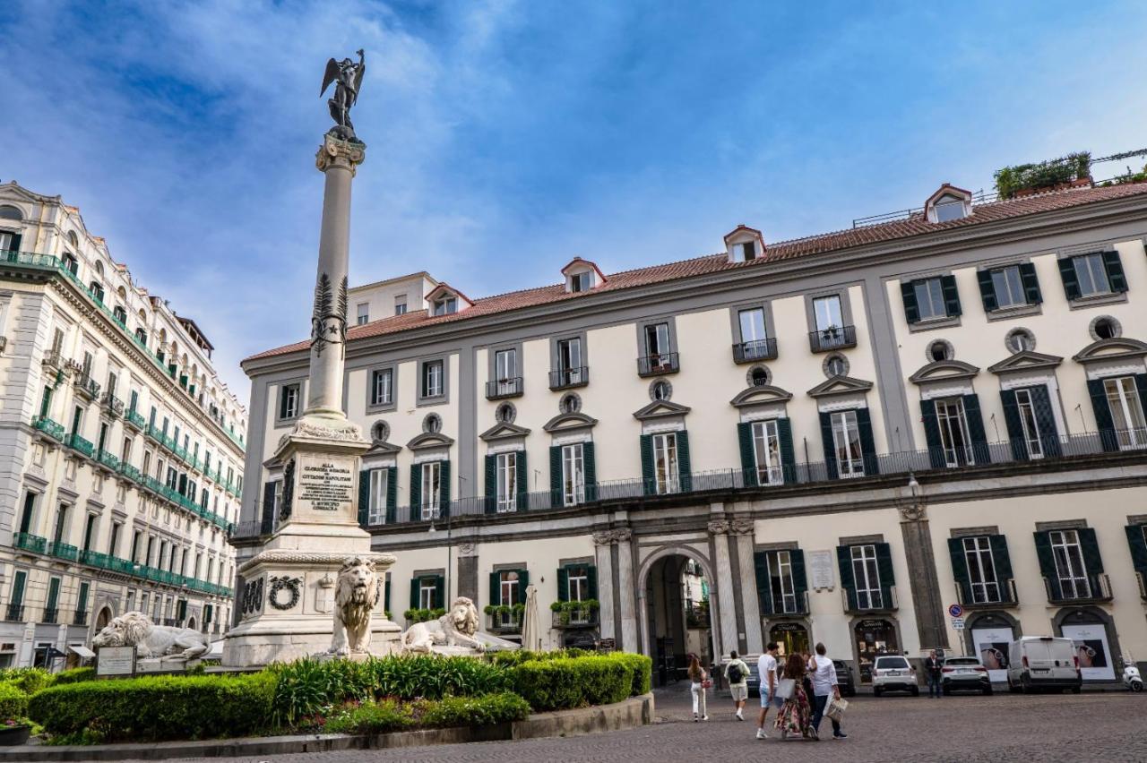 Napoli Centro Chiaia Apartment Bagian luar foto